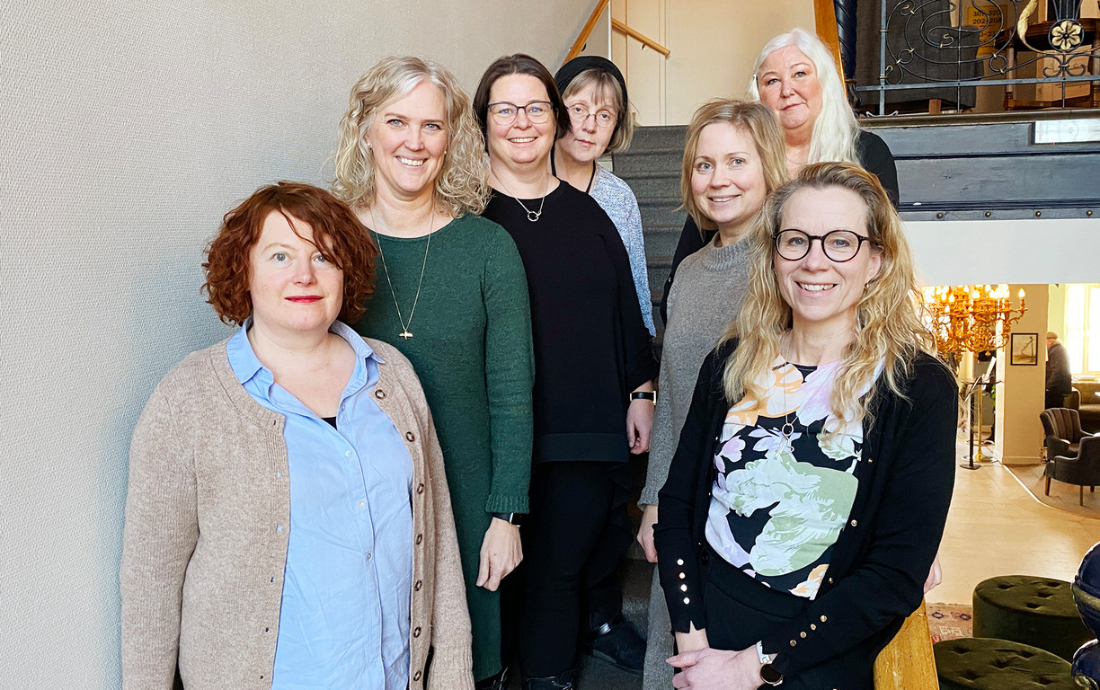 Forskare och lärare i projektet Läskraft. Från vänster: Maria Löfgren, Ulrika Bergmark, Charlotta Melander, Annbritt Palo, Lena Manderstedt, Linda Wikström och Maria Karlsson.