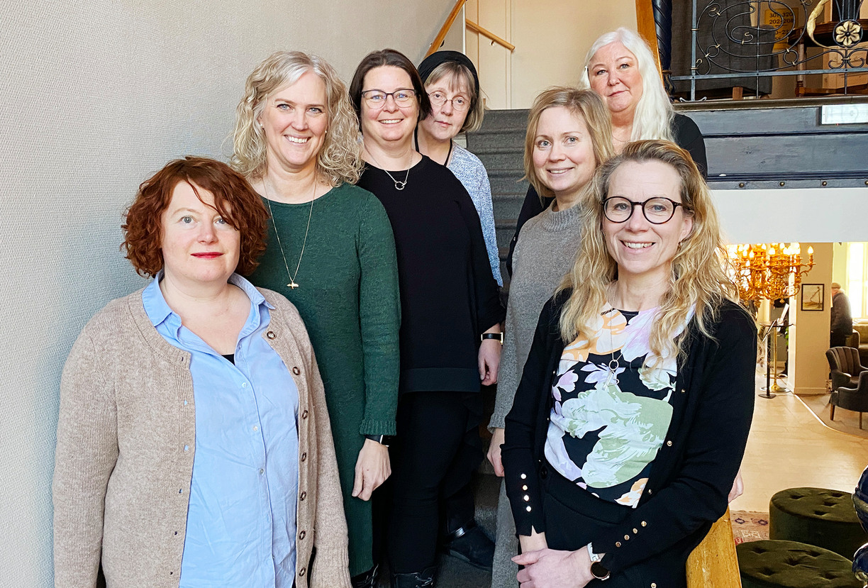 Forskare och lärare i projektet Läskraft. Från vänster: Maria Löfgren, Ulrika Bergmark, Charlotta Melander, Annbritt Palo, Lena Manderstedt, Linda Wikström och Maria Karlsson.